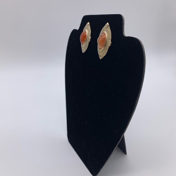 Signed PISCES  Red Jasper Pierced Earrings Embossed Detailed Pattern Bronze Tone - Picture 3 of 8